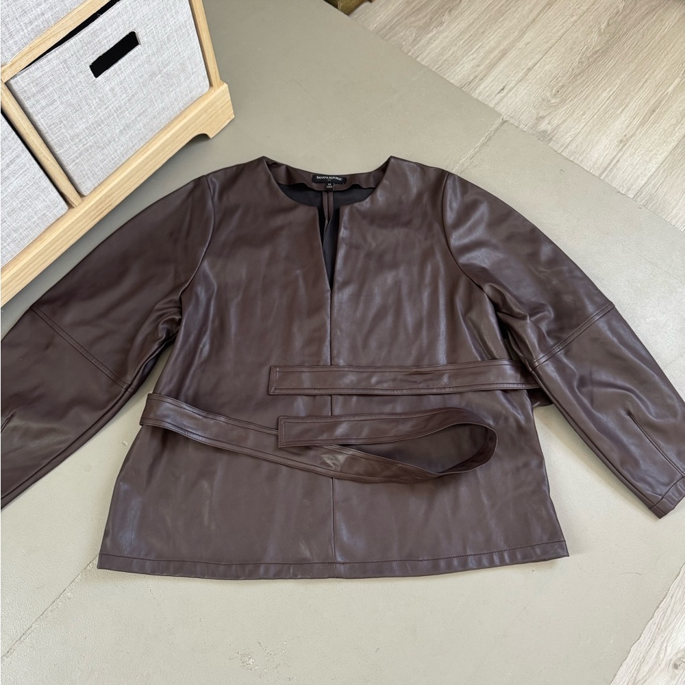 Banana Republic faux leather top XL